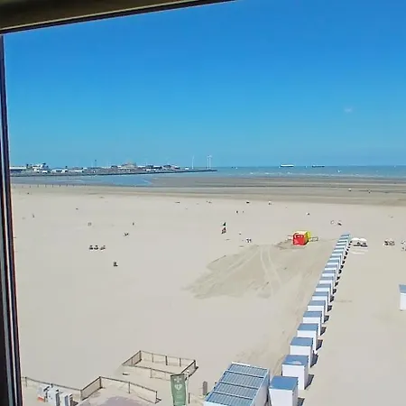 Beachfront In With Stunning Sea Views For Families *