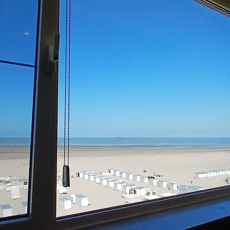 Апартаменты Beachfront In With Stunning Sea Views For Families *